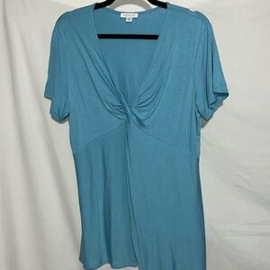 Venus knotted front tee